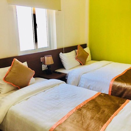 Hung Long Hostel Hue Bagian luar foto