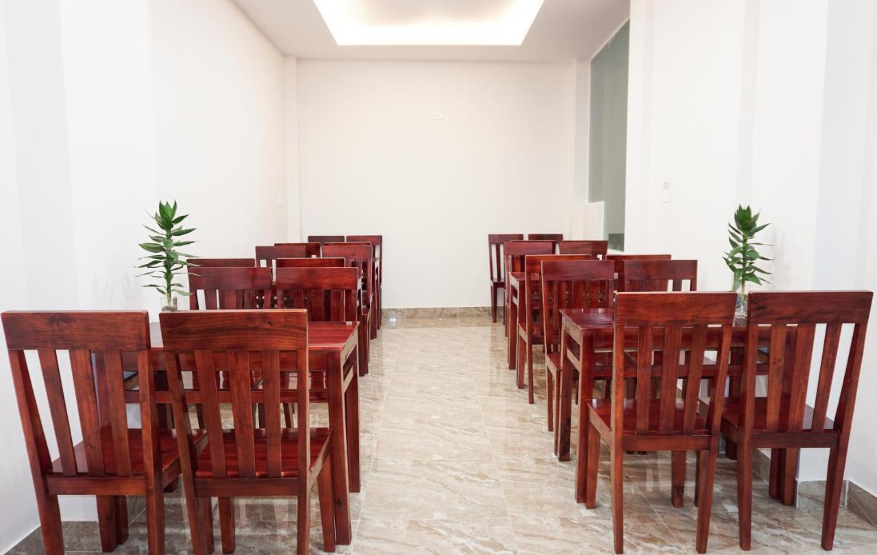 Hung Long Hostel Hue Bagian luar foto