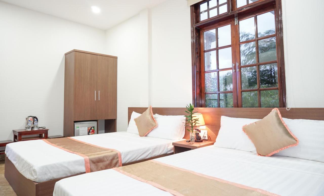 Hung Long Hostel Hue Bagian luar foto