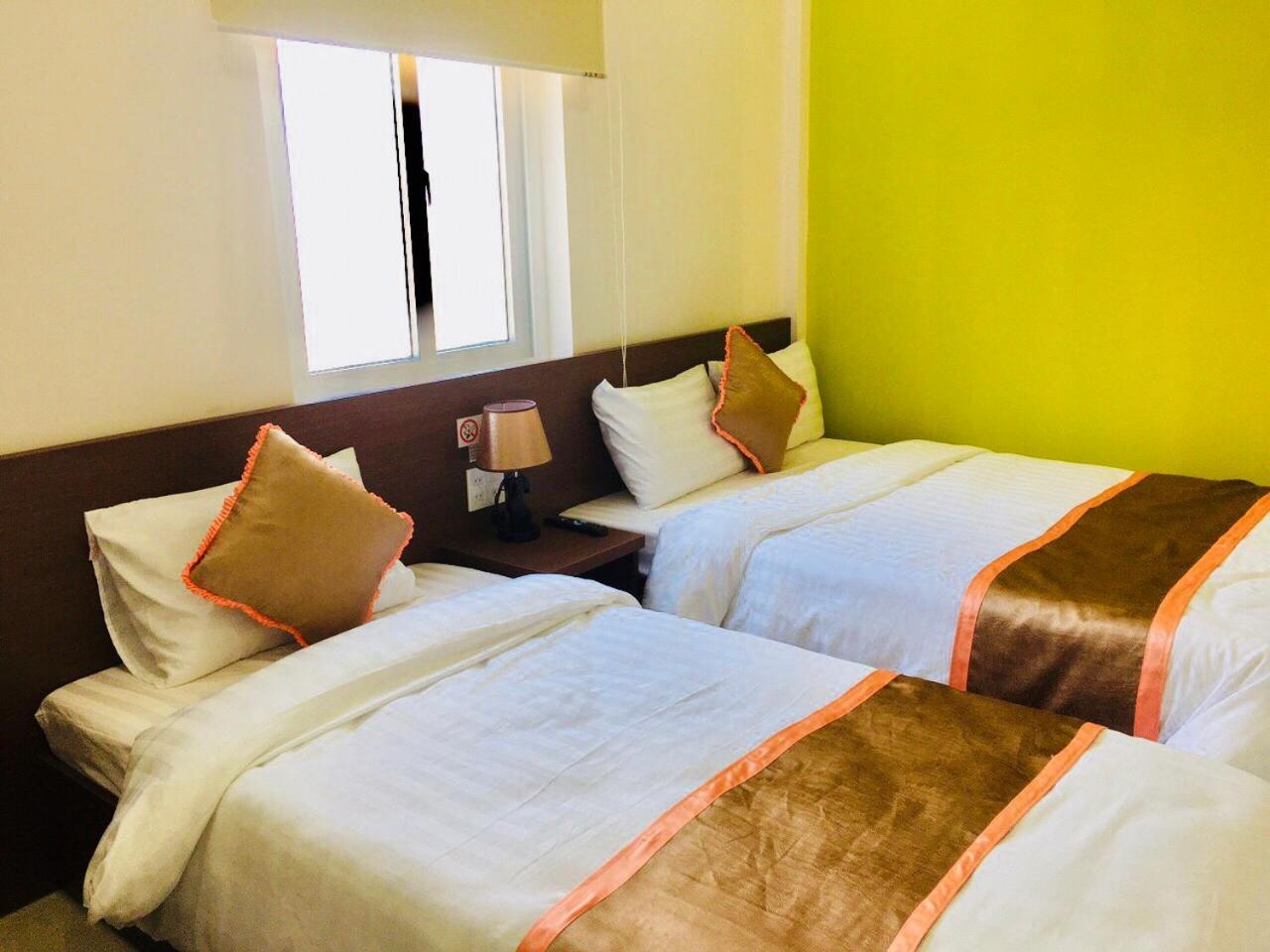 Hung Long Hostel Hue Bagian luar foto